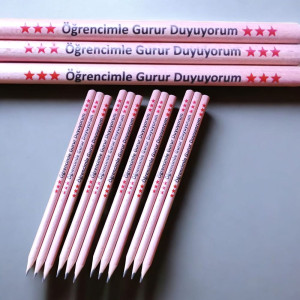 Öğrencimle Gurur Duyuyorum Baskılı Kurşun Kalem | Karne Hediyesi Öğrencimle Gurur Duyuyorum Baskılı Kurşun Kalem | Karne Hediyesi