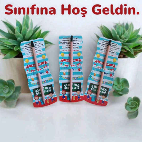 Sınıfına Hoş Geldin temalı, tohumlu kalem ve kitap ayracı olarak kullanılan, üzerinde sevimli öğrenci figürleri olan okul hediyelik kartları.