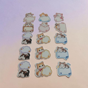Sevimli Kedi Figürlü İsim Etiketi Sticker Seti - Yazılabilir Kedi Tasarımlı İsim Çıkartmaları (15 Adet, 4x5 cm) Sevimli Kedi Figürlü İsim Etiketi Sticker Seti - Yazılabilir Kedi Tasarımlı İsim Çıkartmaları (15 Adet, 4x5 cm)