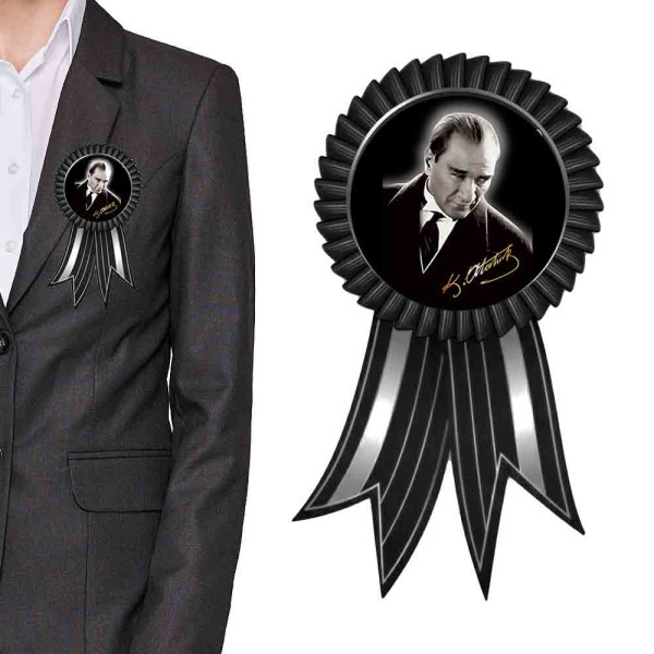 Siyah Beyaz Atatürk Portreli Altın İmzalı Yapışkanlı Karton Anma Yaka Kokartı ataturk-portreli-karton-kokart-altin-imzali-yapiskanli-10-kasim-anma-yaka-kokarti