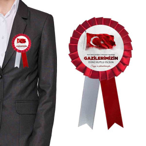 Gaziler Günü Kokartı | Anlamlı Mesajlı ve Türk Bayraklı Tören Rozeti Gaziler Günü Kokartı | Anlamlı Mesajlı ve Türk Bayraklı Tören Rozeti