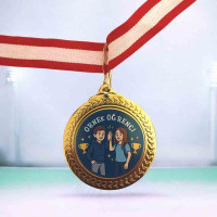 Örnek Öğrenci Başarı Madalyası (Lacivert Zemin, Ortaokul/Lise Figürlü)