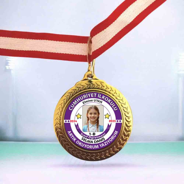 fotograf-baskili-ve-isme-ozel-okuma-bayrami-basari-madalyasi-altin-kaplama