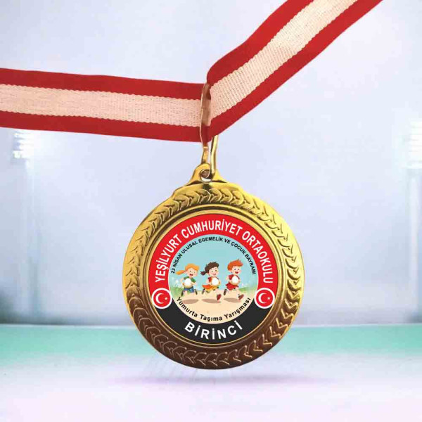 23-nisan-temali-yumurta-tasima-yapan-cocuk-figurli-altin-kaplama-basari-madalyasi