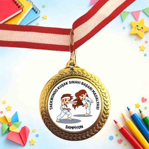 Taekwondo Kuşak Sınavı Madalyası - Kişiye Özel Baskılı Kurdeleli Altın Başarı Madalyası Taekwondo Kuşak Sınavı Madalyası - Kişiye Özel Baskılı Kurdeleli Altın Başarı Madalyası
