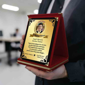 Mezuniyet Hatırası Kişiye Özel Plaket - Fotoğraflı Kırmızı Kadife Kutulu Öğrenci Mezuniyet Plaketi Mezuniyet Hatırası Kişiye Özel Plaket - Fotoğraflı Kırmızı Kadife Kutulu Öğrenci Mezuniyet Plaketi