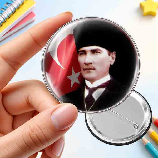 ataturk-portreli-anma-rozeti-kalpakli-ataturk-ve-turk-bayragi-figurlu-10-kasim-buton-rozet